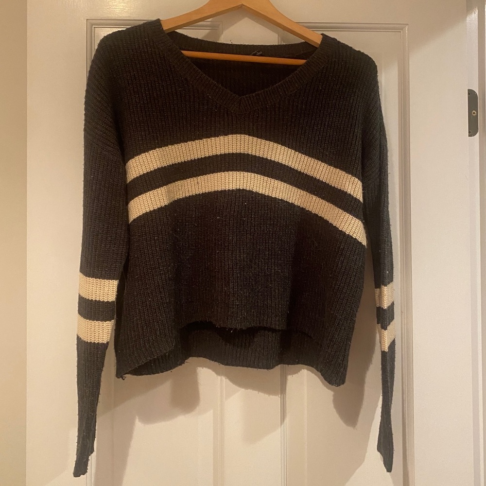 Gray and cream sweater, like new, size small, super cute